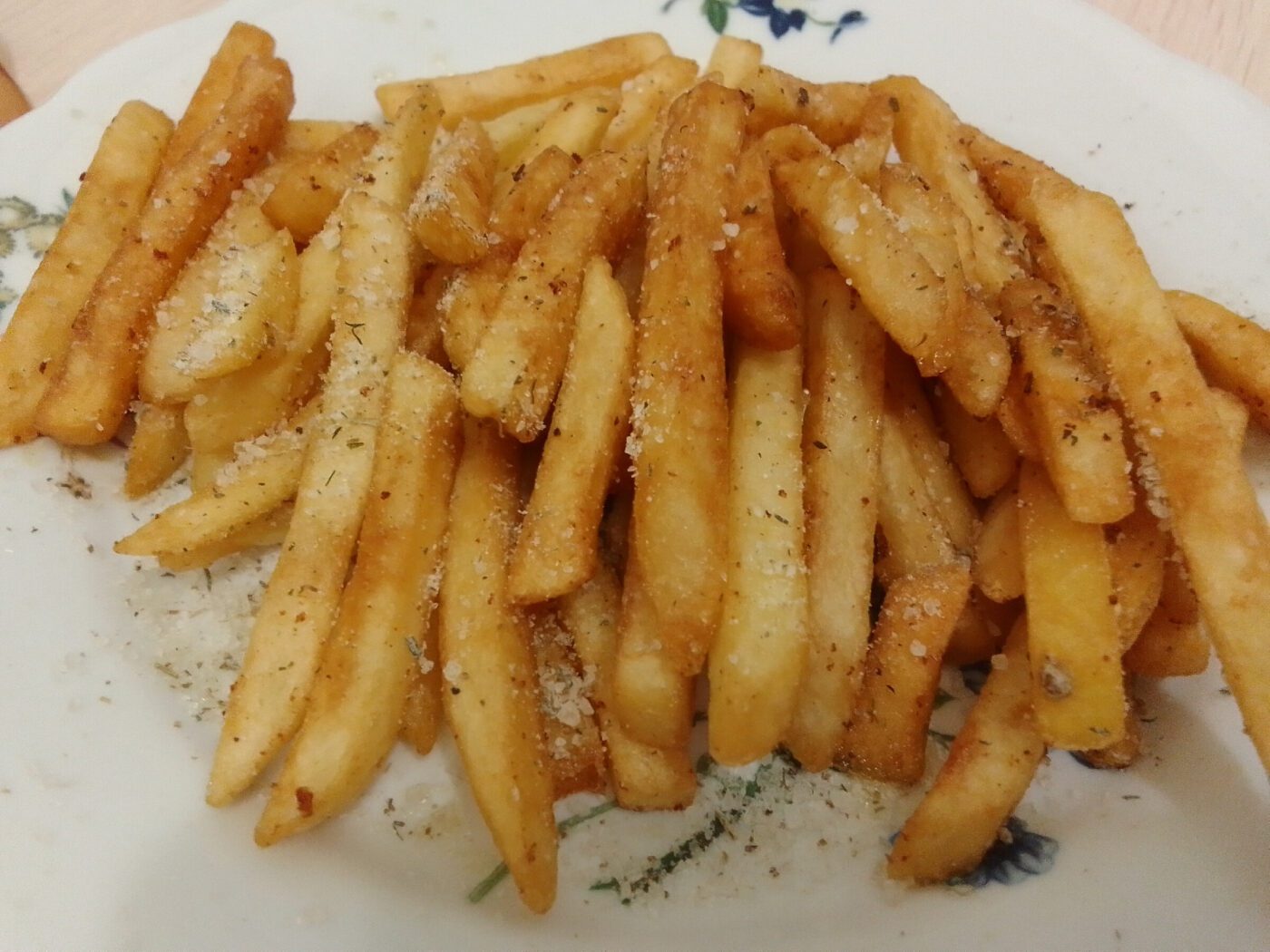 Кулінари розповіли, як приготувати смачну та хрустку картоплю фрі в домашніх умовах