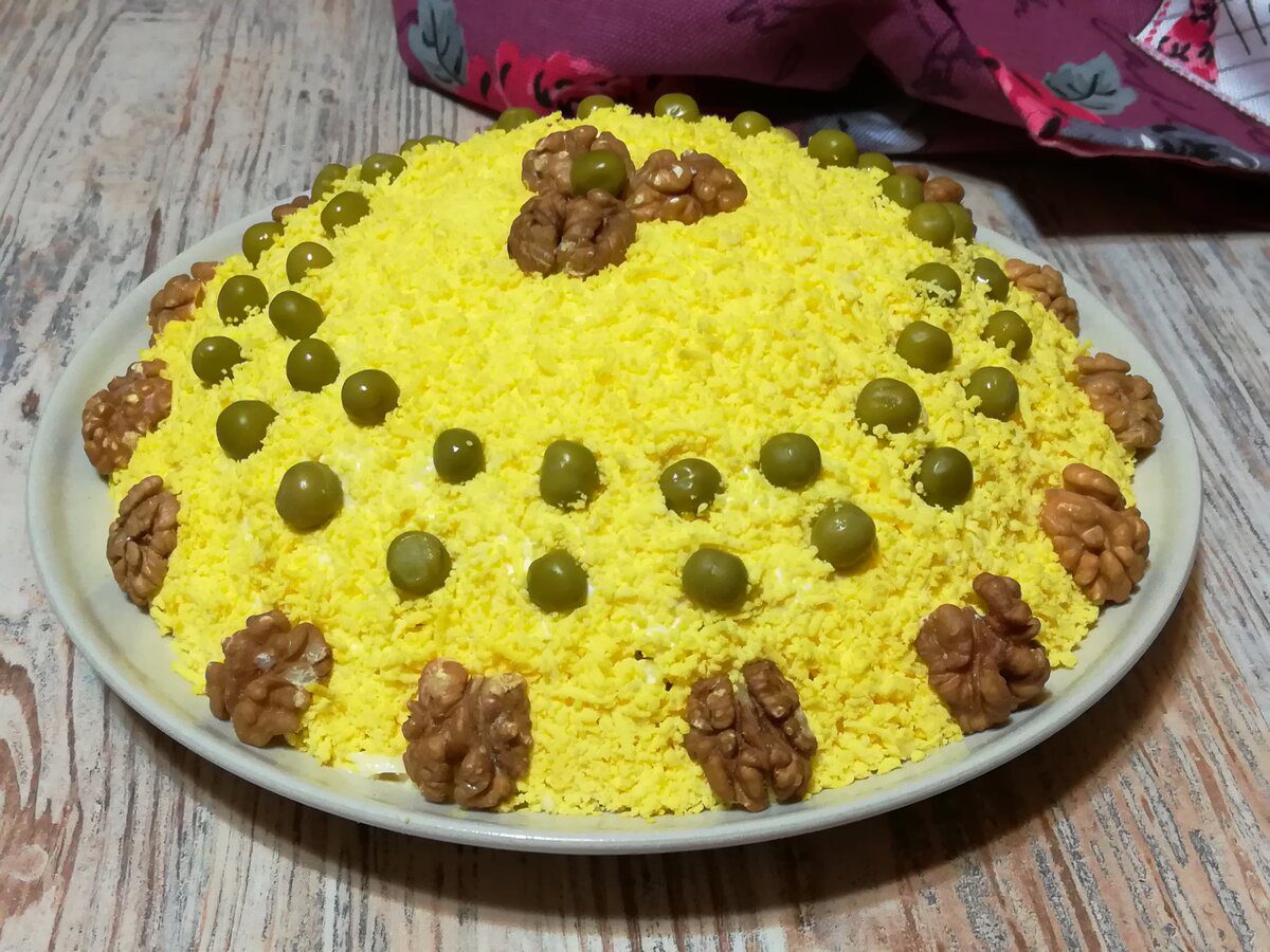 Кулінари розповіли, який салат швидко приготувати до Нового року з простих інгредієнтів