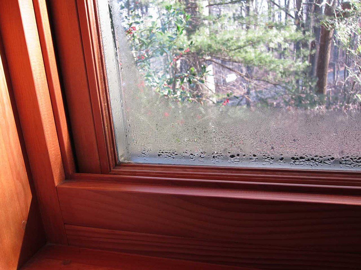 Експерти пояснили, який простий лайфхак допоможе позбутись від конденсату на вікнах