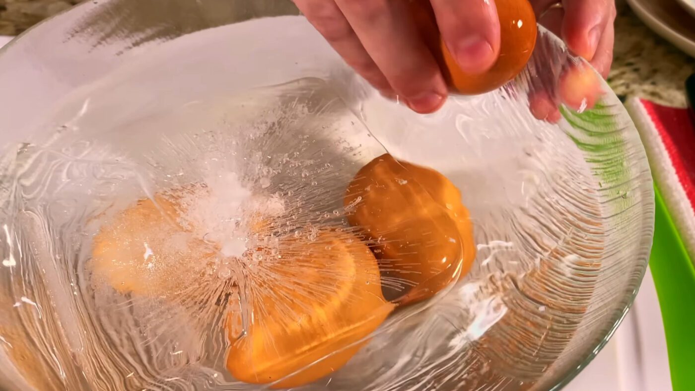 Кухарі розповіли про метод варіння яєць, після якого вони легко чистяться