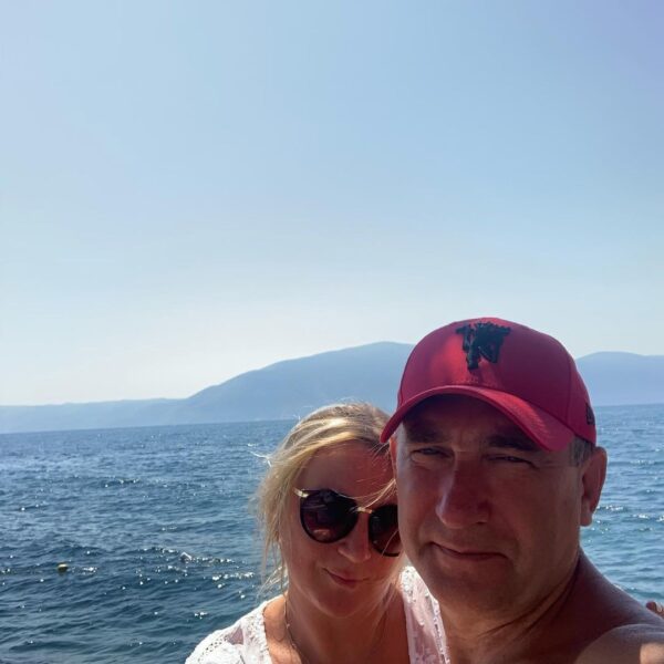 Мама Вєрки Сердючки Інна Білоконь показала рідкісні фото своїх чоловіка та дочки