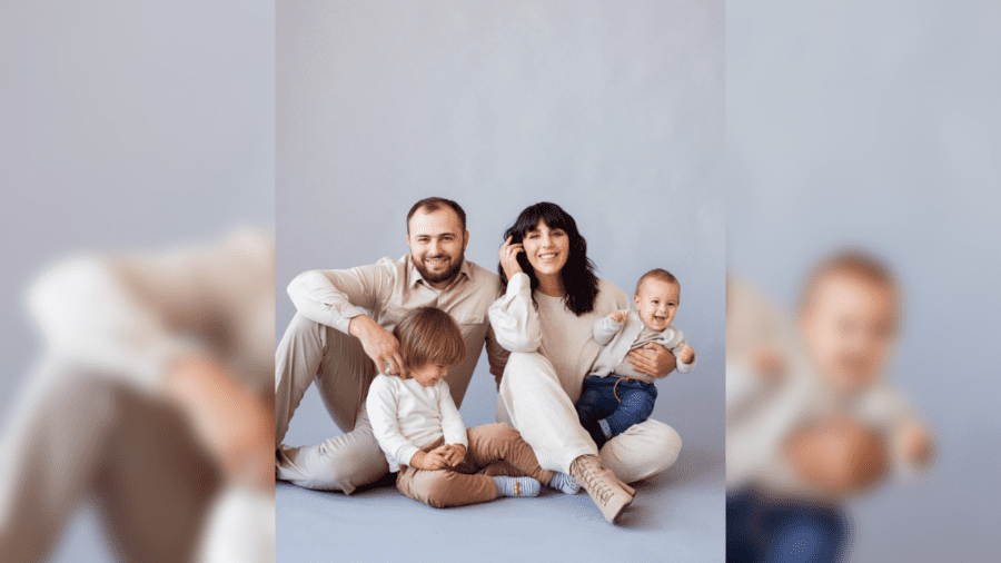 Українська співачка Джамала чесно зізналась шанувальникам, що довгий час вона проживала далеко від дітей