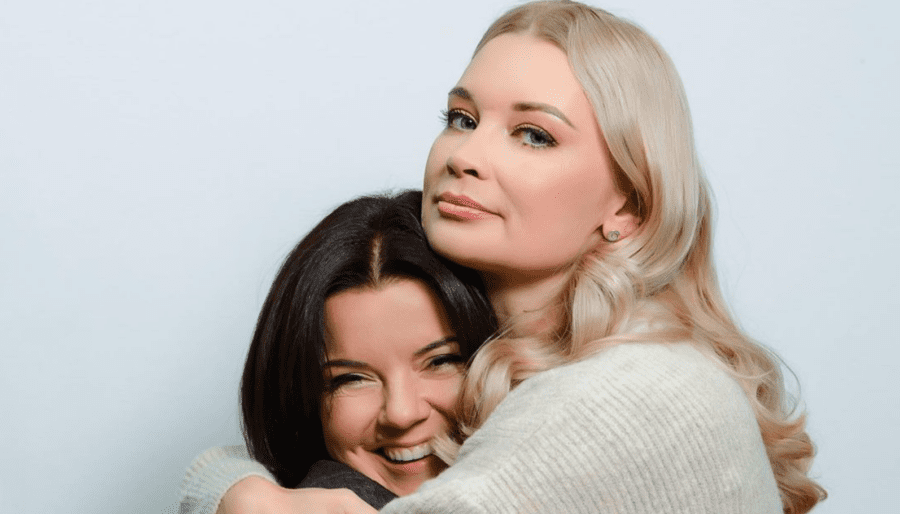 Лідія Таран зі своєю колегою українською телеведучою Марічкою Падалко