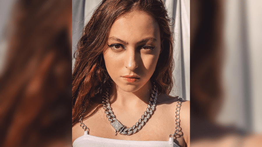 Маша Полякова заінтригувала своїх прихильників несподіваними змінами у зовнішності