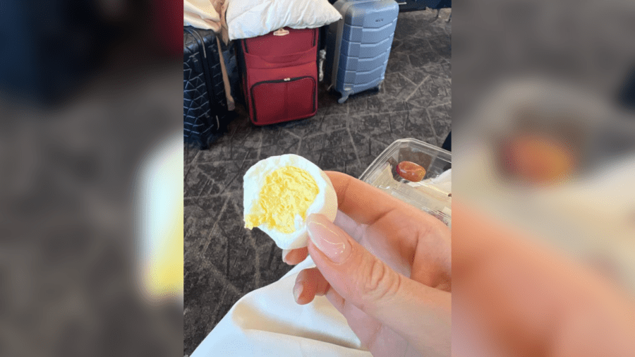 Тіна Кароль на особистому Телеграм-каналі показала свій перекус, розкривши прихильникам таємницю стрункості та молодості