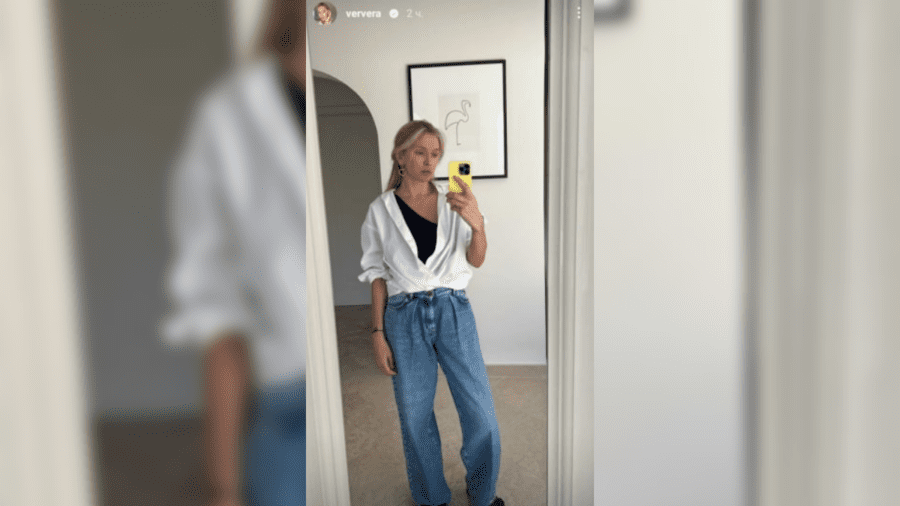 Віра Брежнєва поділилась дзеркальним селфі, на якому позувала без макіяжу та фільтрів