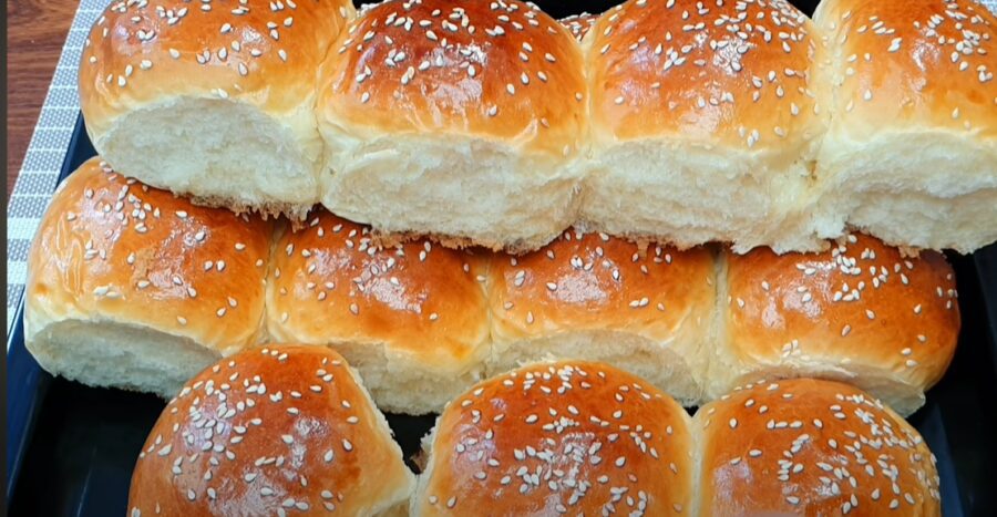 Який інгредієнт додати у тісто, щоб пиріжки були м'якими та пухкими