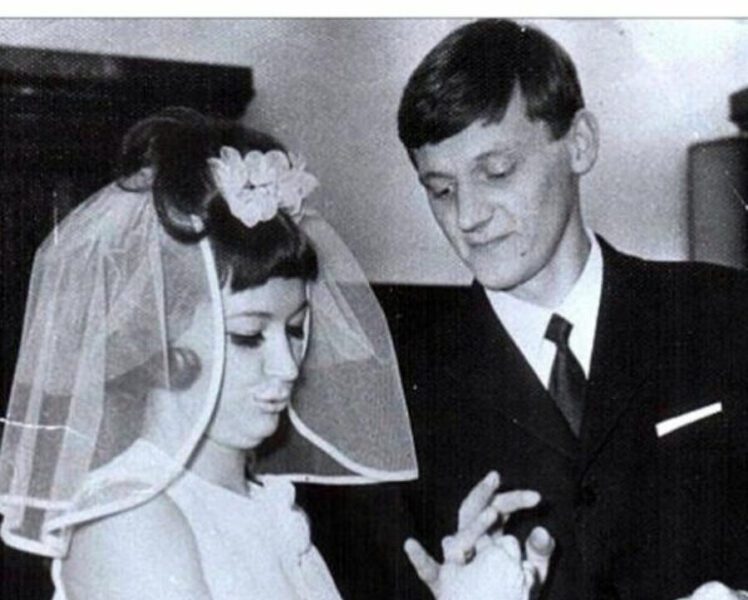 Як Алла Пугачова виглядала на своєму першому весіллі