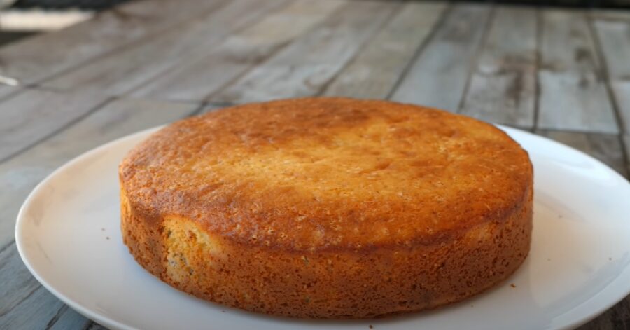 Пишний і ніжний пиріг на кефірі