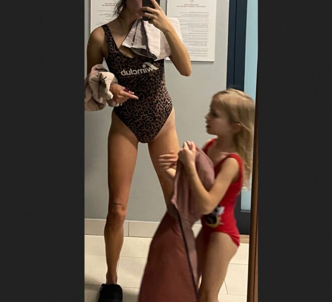Даша Кацуріна в купальнику показала, як Дантесу пощастило з нею