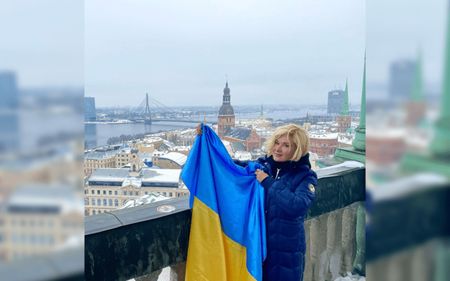 Катерина Бужинська змінила зачіску та з оновленим чубом позувала в латвійській столиці Катерина Бужинська змінила зачіску та з оновленим чубом позувала в латвійській столиці