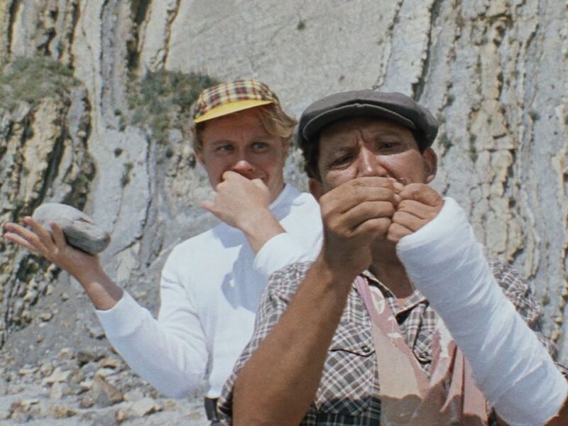 Момент, коли персонаж Андрія Миронова збирався вдарити героя Юрія Нікуліна каменем по голові