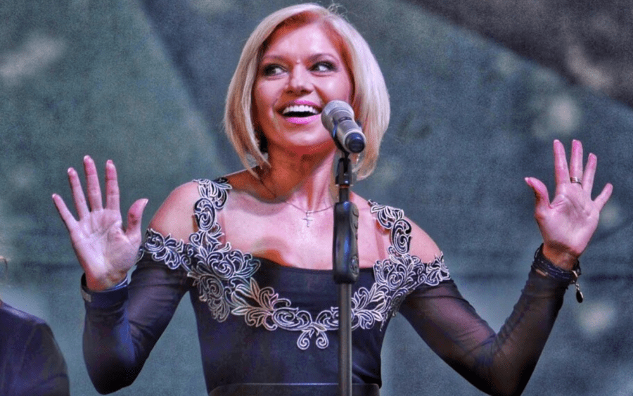 Таїсія Сватко одягла напівпрозору кофтинку