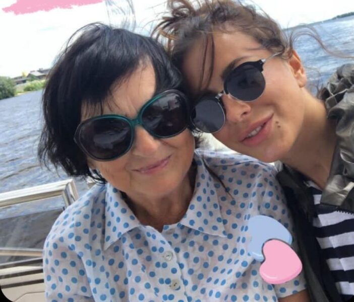 Як виглядає мама Ані Лорак і колишня теща Мурата Налчаджиоглу