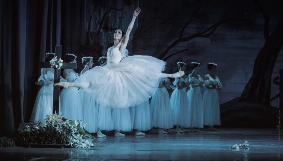 Катерина Кухар проти Анастасії Волочкової: хто більш талановита та професійна балерина