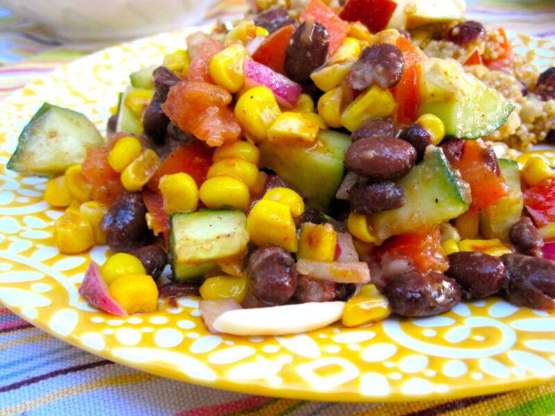 Салат з консервованої квасолі