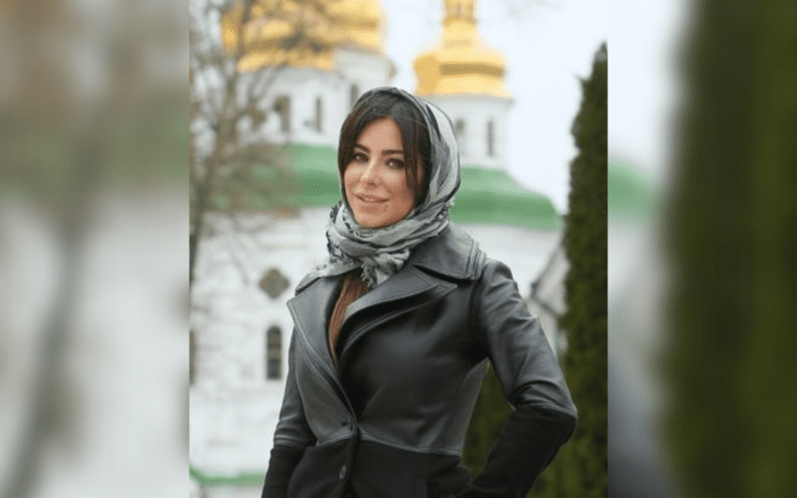 Ані Лорак у хустці