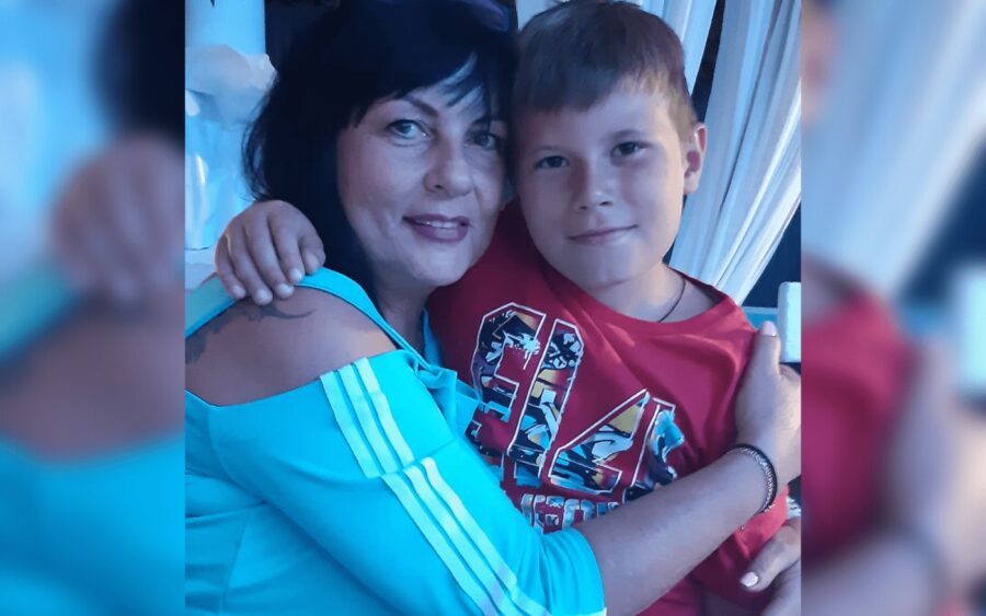 Перша дружина Віктора Павліка з їхнім онуком