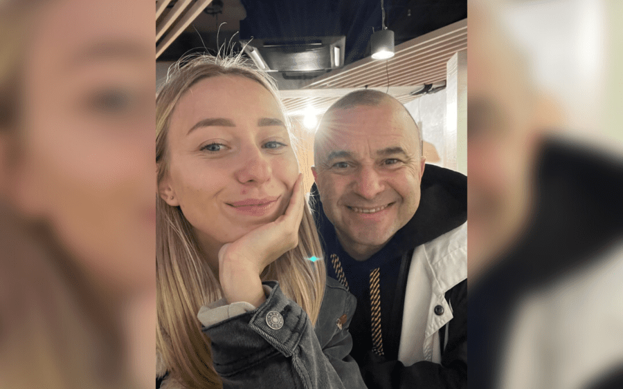 Віктор Павлік зі своєю молодою дружиною на телепроєкті Ліга сміху