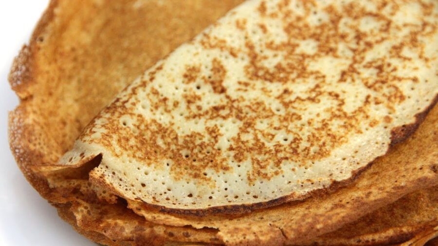 Рецепт ажурних тонких млинців на дріжджовому тісті