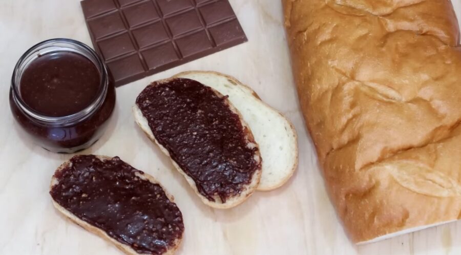 Дуже смачна шоколадно-горіхова намазка Нутелла в домашніх умовах