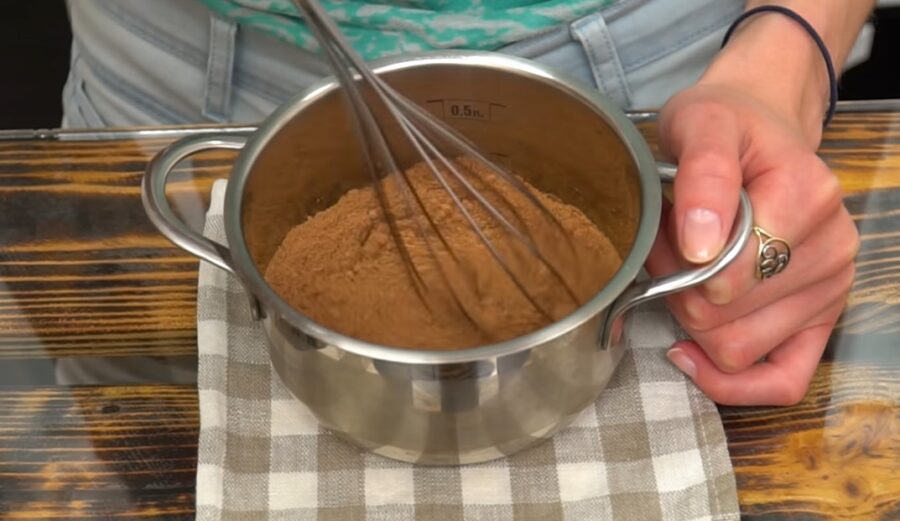 Дуже смачна шоколадно-горіхова намазка Нутелла в домашніх умовах