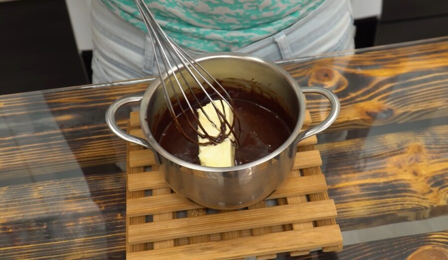 Дуже смачна шоколадно-горіхова намазка Нутелла в домашніх умовах