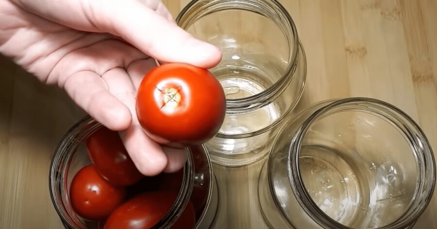 Рецепт маринованих помідорів на зиму