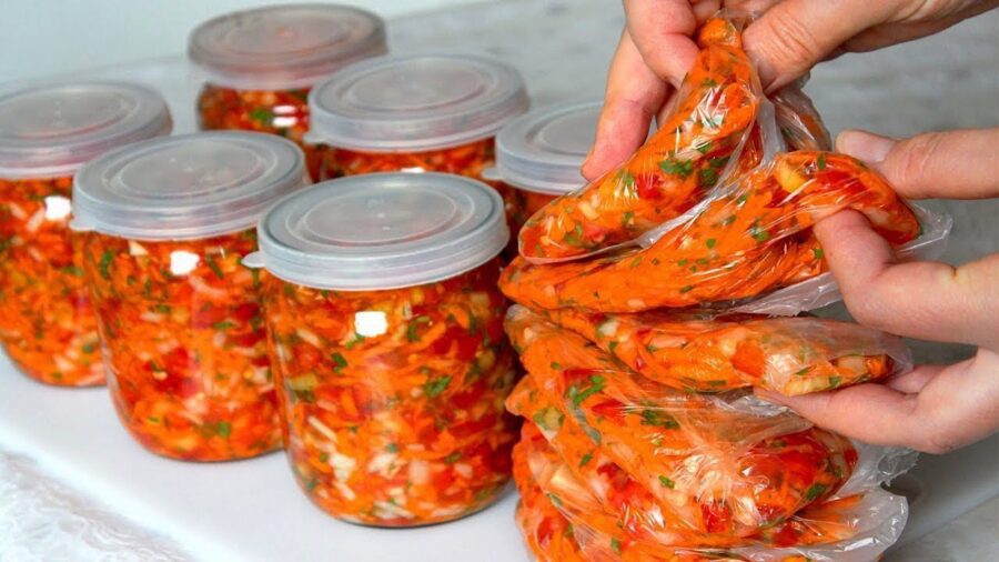 Кулінари розсекретили рецепт овочевої заправки на зиму для будь-яких страв