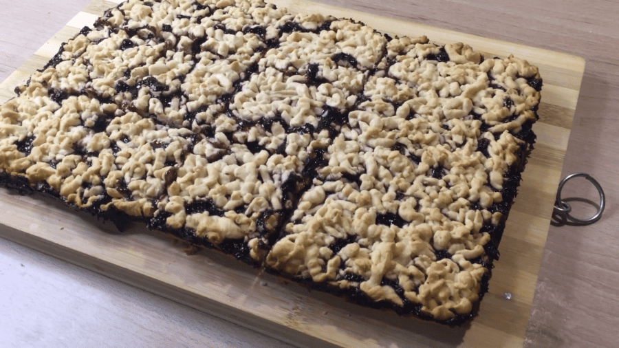 Випікаємо до підрум'янення тіста