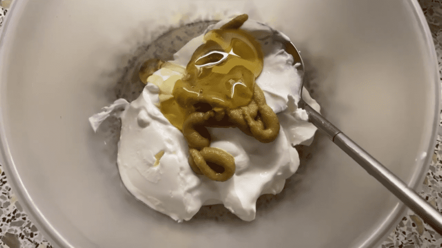 Почніть готувати соус