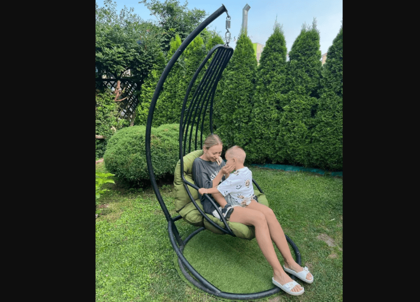 Дружина Віктора Павліка Катерина Репяхова розповіла, де відпочиває разом зі своїм сином