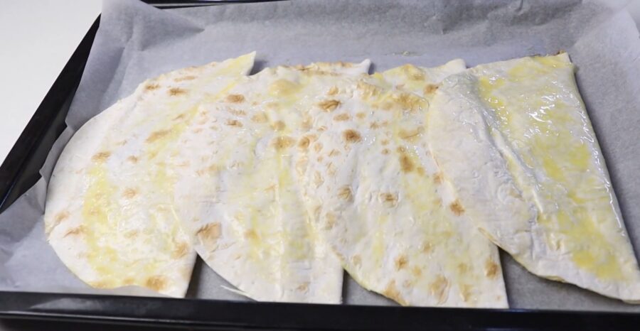 Корисні чебуреки без масла: навіть тісто замішувати не потрібно