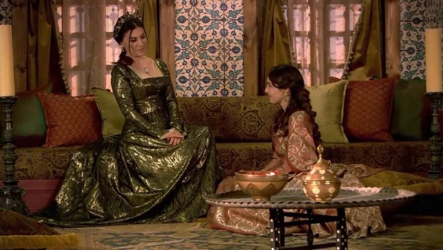 Як зараз виглядає 79-річна Валіде Султан з Величного століття