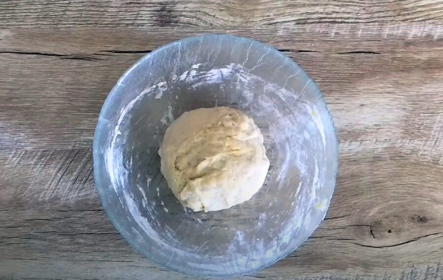 Рецепт азербайджанських чебуреків: кутаби з м'ясом на сковороді