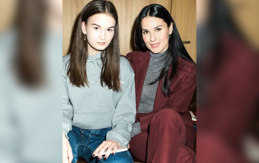 Маша Єфросиніна пригадала свою першу вагітність старшою донькою Наною