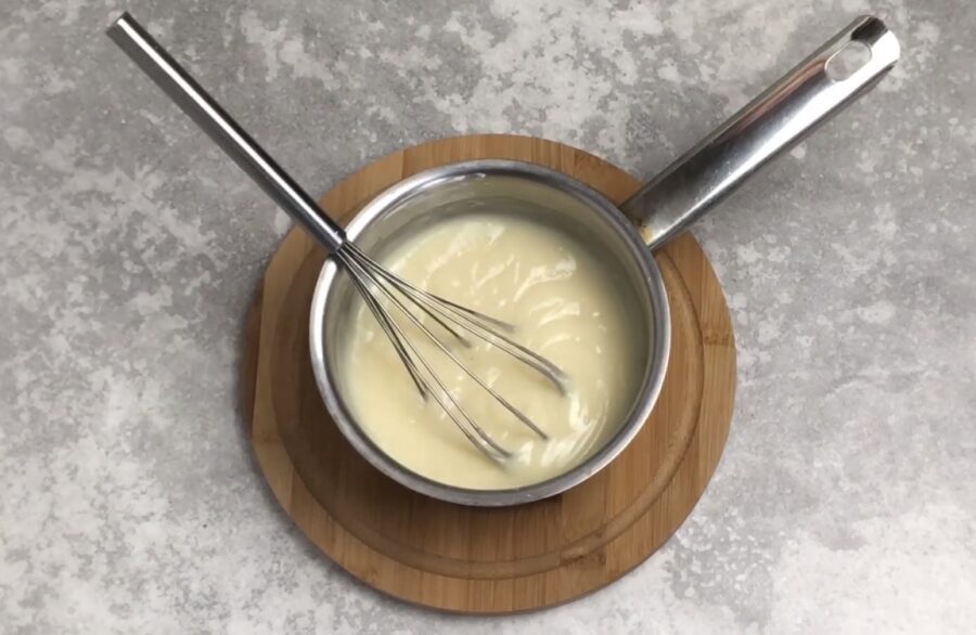 Надзвичайний яблучний пиріг із заварним кремом: всі сказали, що це шедевр