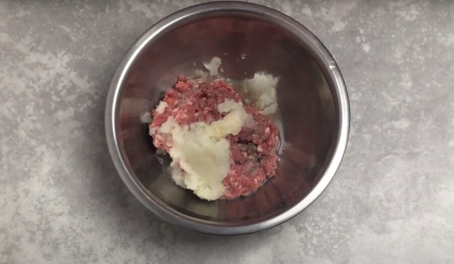 Ліниві пельмені на сковороді зі смачною підсмажкою