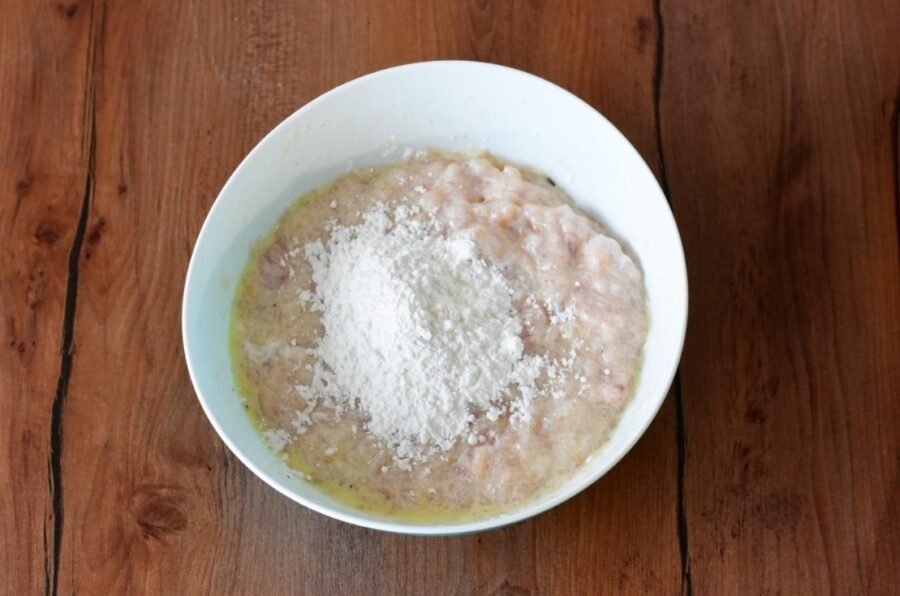 Оладки з м'ясом: готуються як ліниві пиріжки на сковороді