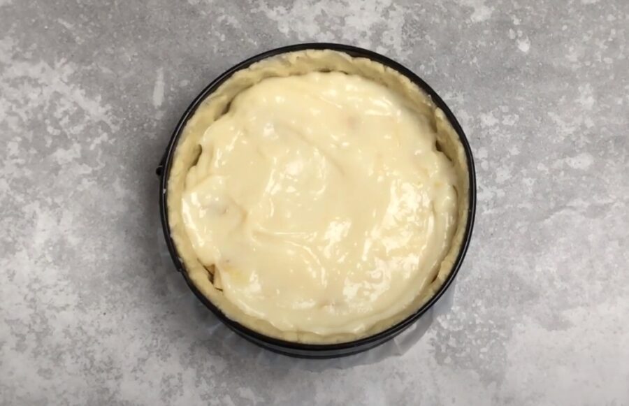 Надзвичайний яблучний пиріг із заварним кремом: всі сказали, що це шедевр