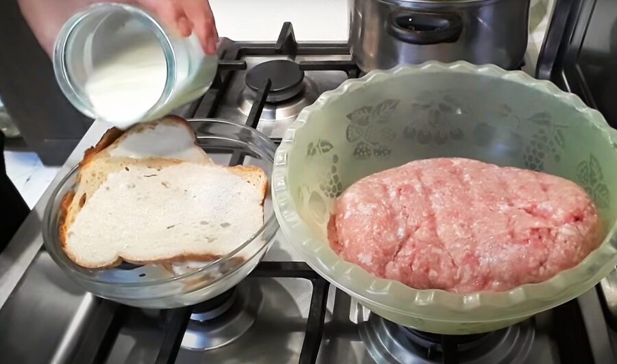 Ті самі популярні котлети в тісті, які продавались у шкільних їдальнях