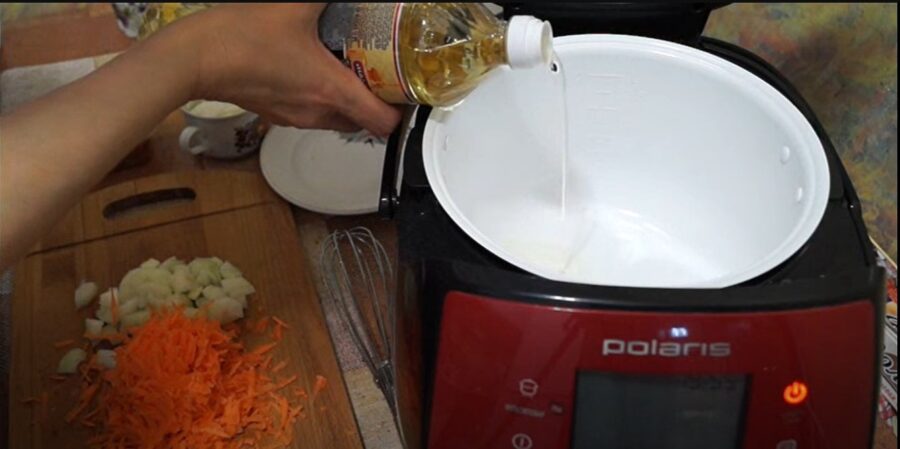 Смаження цибулі та моркви Смаження цибулі та моркви