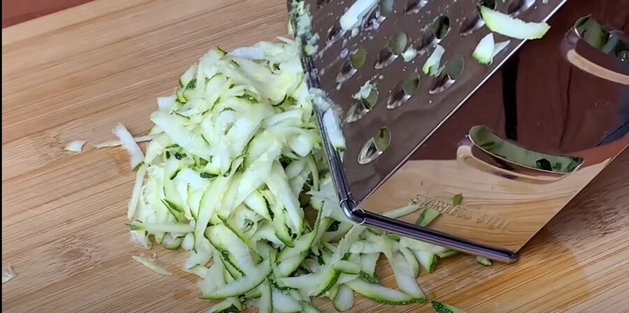 Натертий кабачок