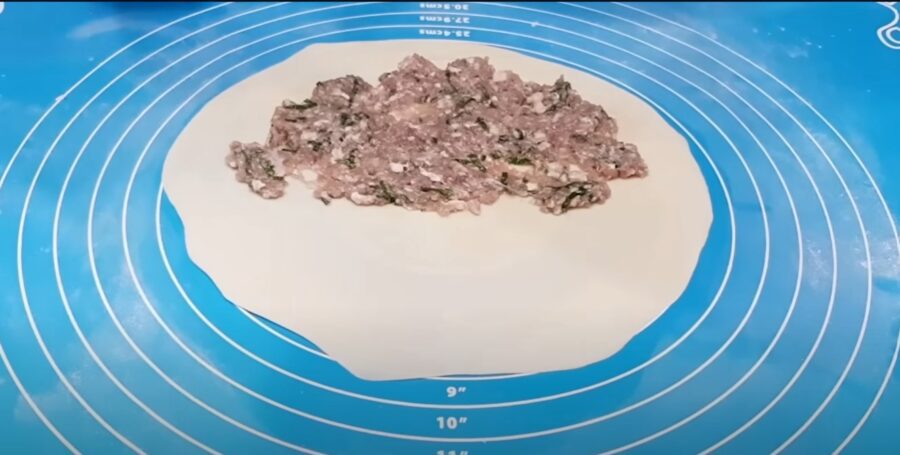 Соковитий чебурек на окропі