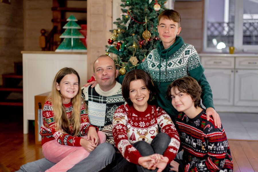 Марічка Падалко та її троє дітей