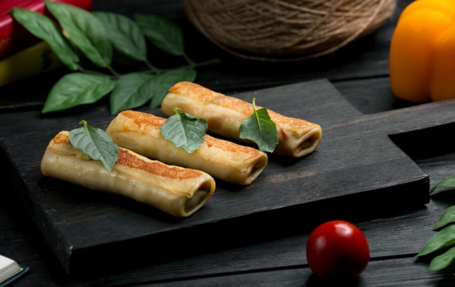 Простий рецепт смачних і ситних млинців з начинкою з грибів