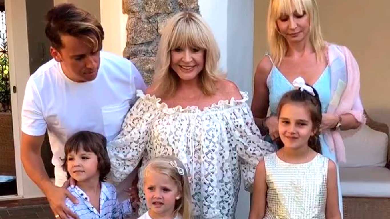 Алла Пугачова з Максимом Галкіним відзначили 10-річчя близнят