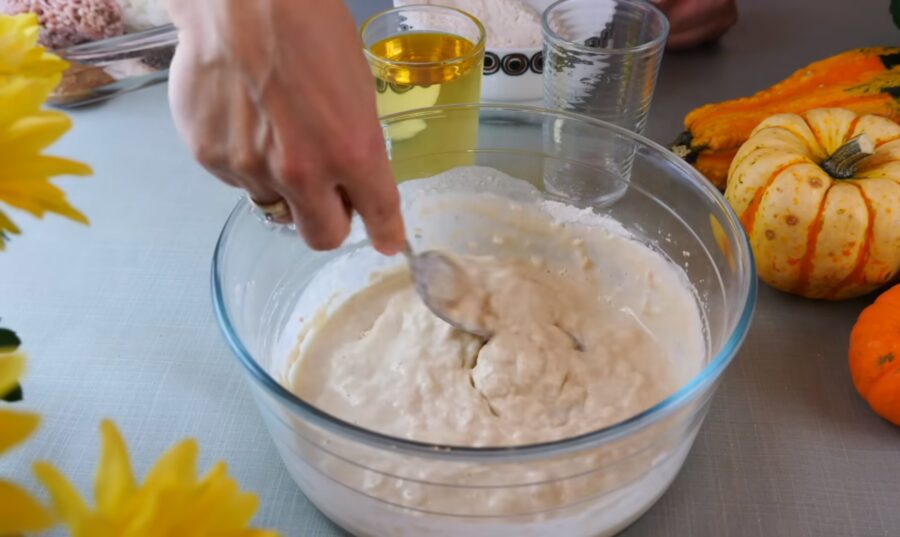 Швидкі пиріжки з м'ясом: готуються легше, ніж біляші і чебуреки