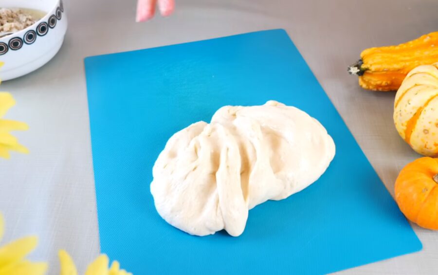 Швидкі пиріжки з м'ясом: готуються легше, ніж біляші і чебуреки