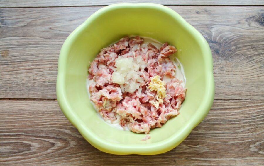 Додайте у тісто цибулю